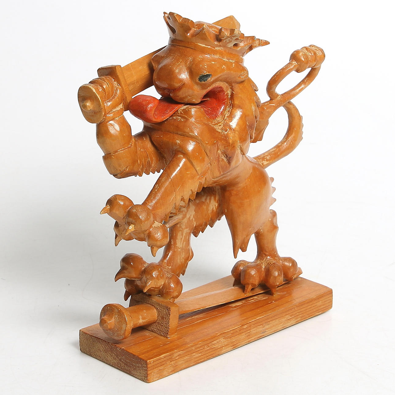 SKULPTUR, trä, Heraldiskt lejon, Finland, runt sekelskiftet 18/1900.