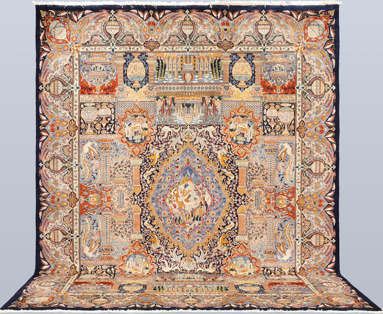 MATTA. Figural Kashmar fine, 388 x 304 cm.