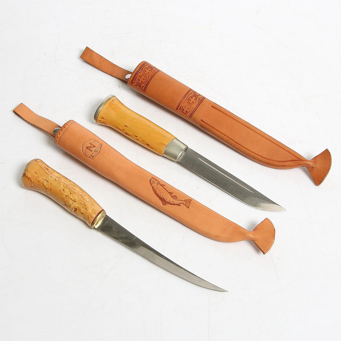 KNIVAR, 2 st, jakt/fiskeknivar, bl.a Iisakki Järvenpää, Kauhava, Finland.