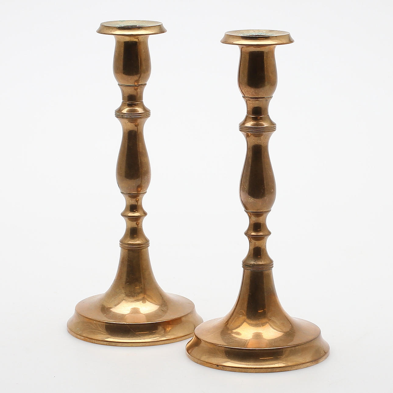 LJUSSTAKAR, ett par, malm, Bollings, Gränna, 1900-tal.