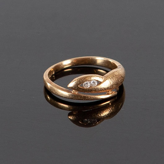 RING 18 K GOLD with two stones, 3,29 g.