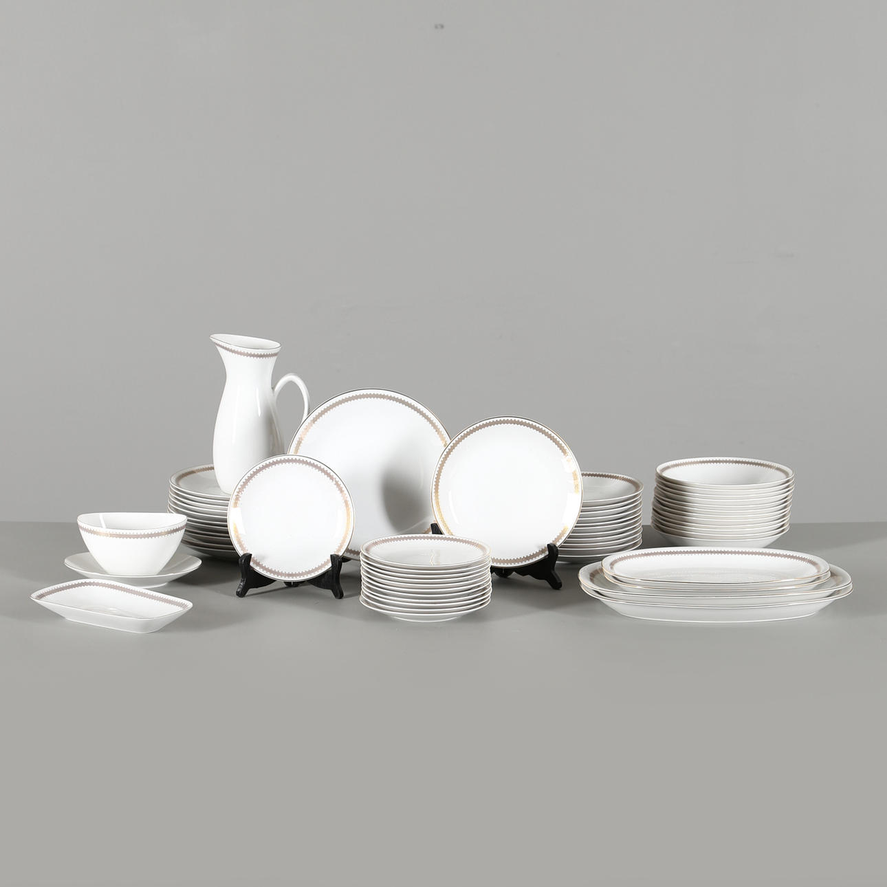 MATSERVISDELAR 55 st i porslin Rosenthal "Elegance".