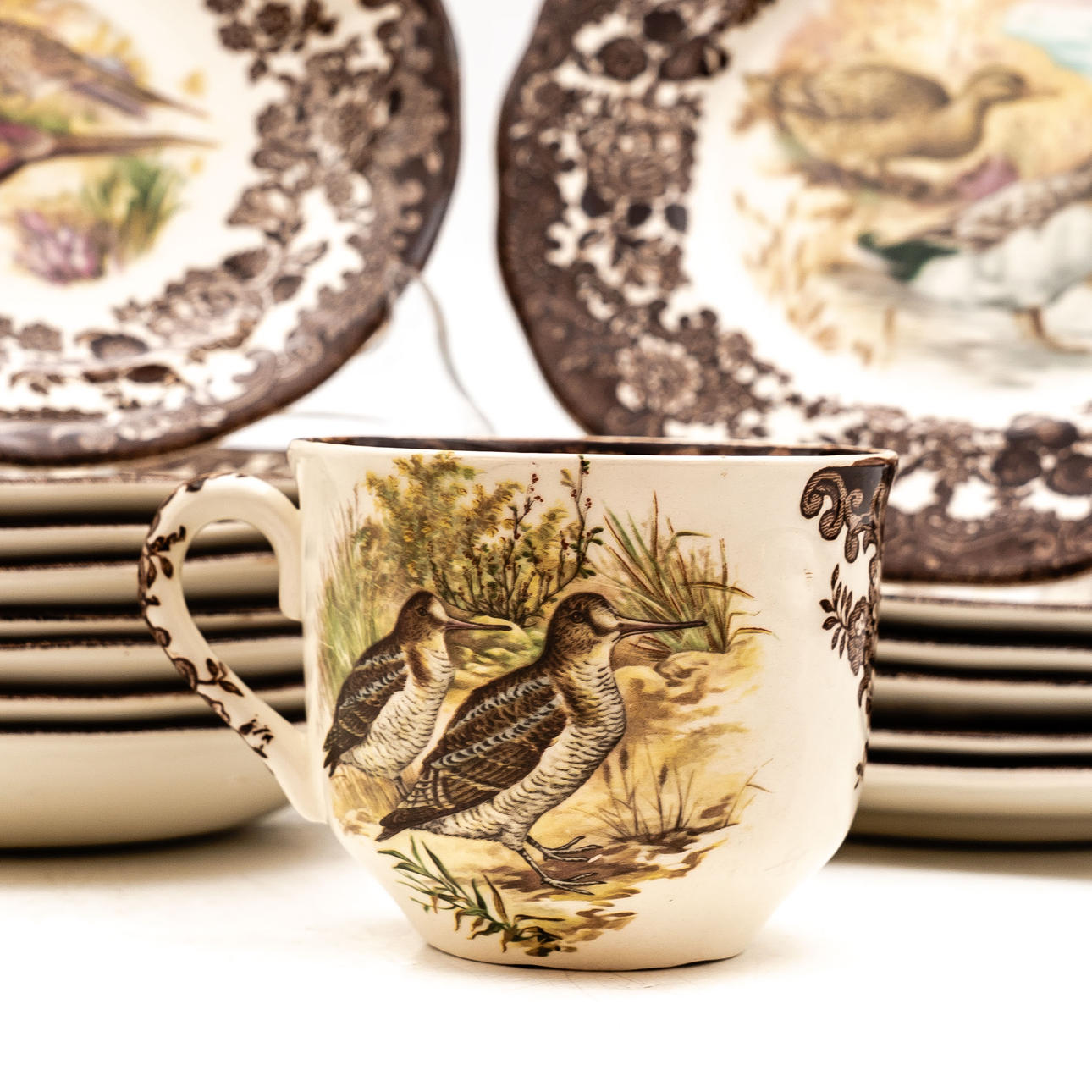 Un juego de vajilla Palissy, Royal Worcester, Inglaterra, 26
