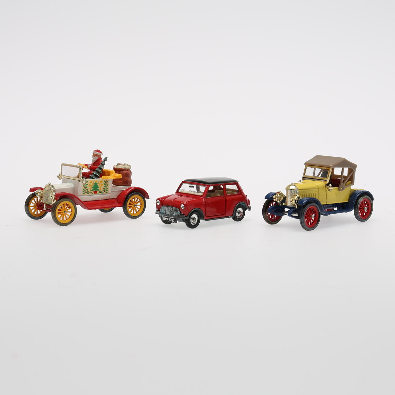 MODELLBILAR, 3 st, Dinky Toys.