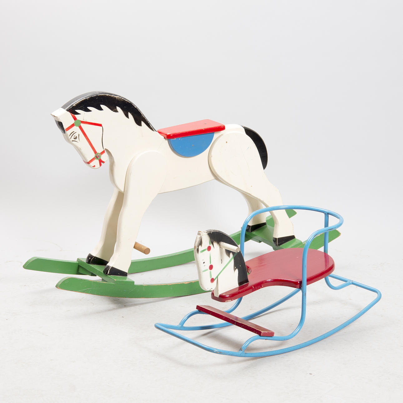 KEINUHEVOSET, 2 kpl, puu/metalli.