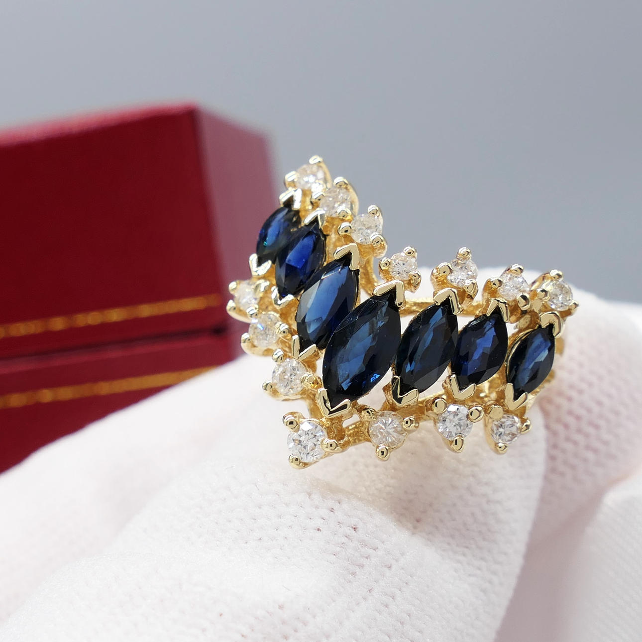 SAPPHIRE & DIAMOND wishbone ring.