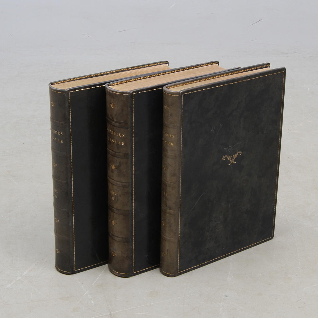 BÖCKER, 3 volymer, "Sveriges Försvar Historisk översikt av dess allmänna utveckling och de enskilda förbandens liv genom seklerna", C.W. Kleen och E. H. K:son Björn, Stockholm 1927-1928.