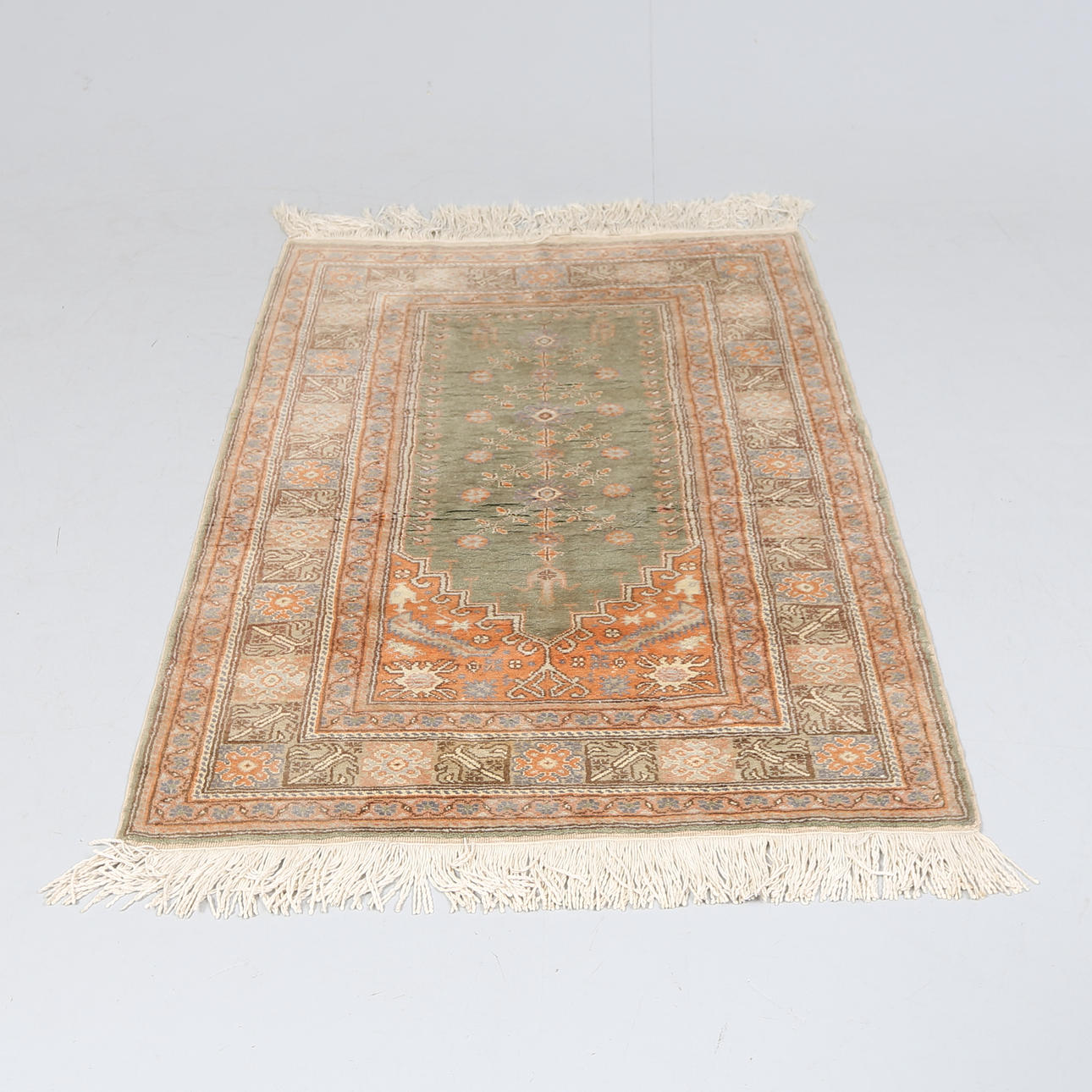 MATTA, orientalisk, ca 137x92 cm.