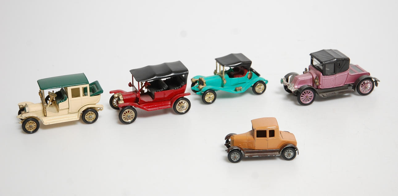 MODELLBILAR, 5 st, Morris Cowley Bullnose 1926, Maxwell Roadster 1911, T-Ford 1911, Renault 1910, Benz Limousine.