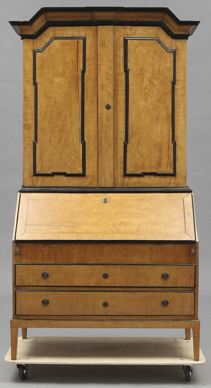 SKRIVSKÅP, 2 -delat, 1800-talets förra hälft.