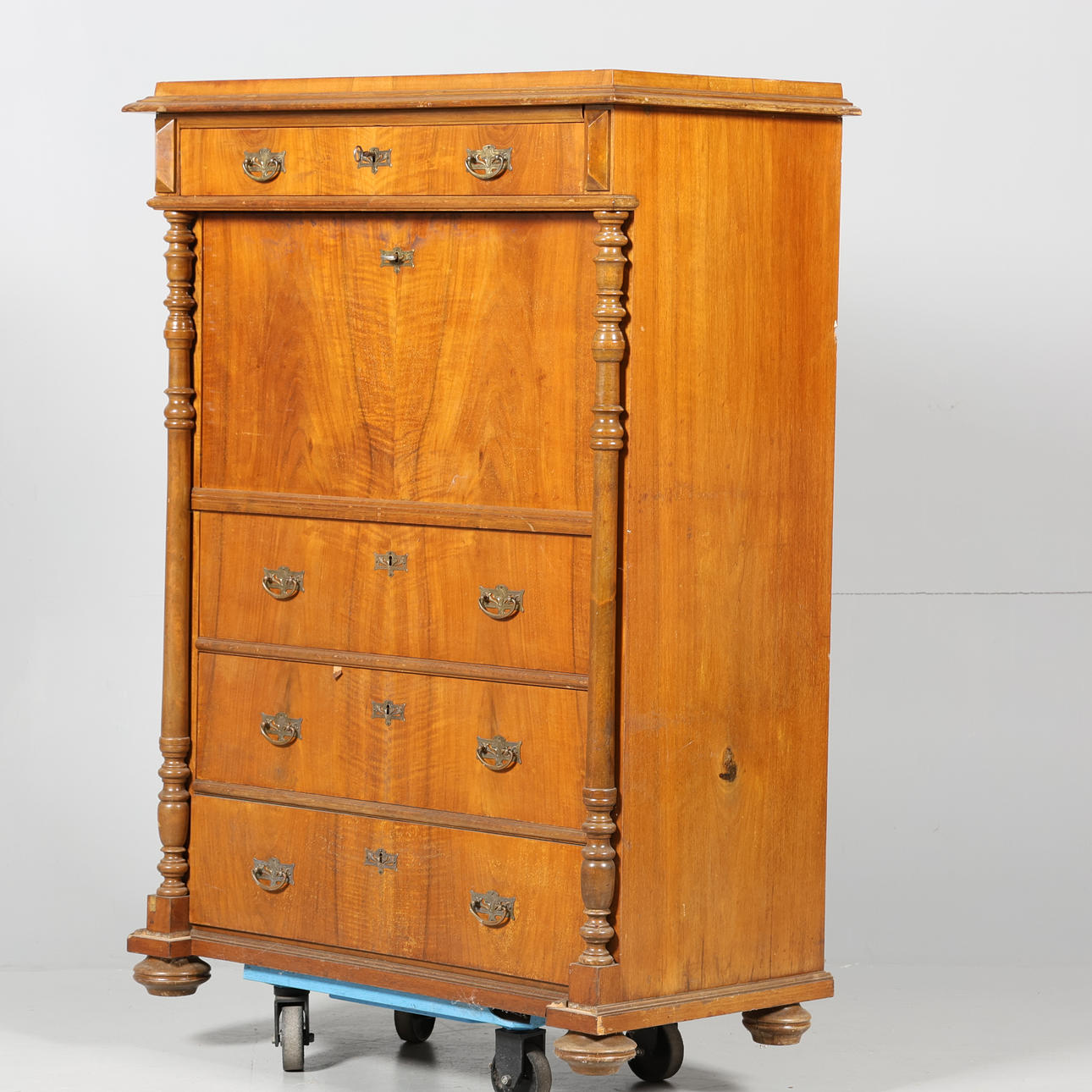 CHIFFONJÉ, 1900-tal.