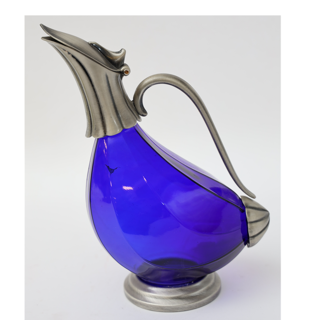 A serving jug, late 20th century.