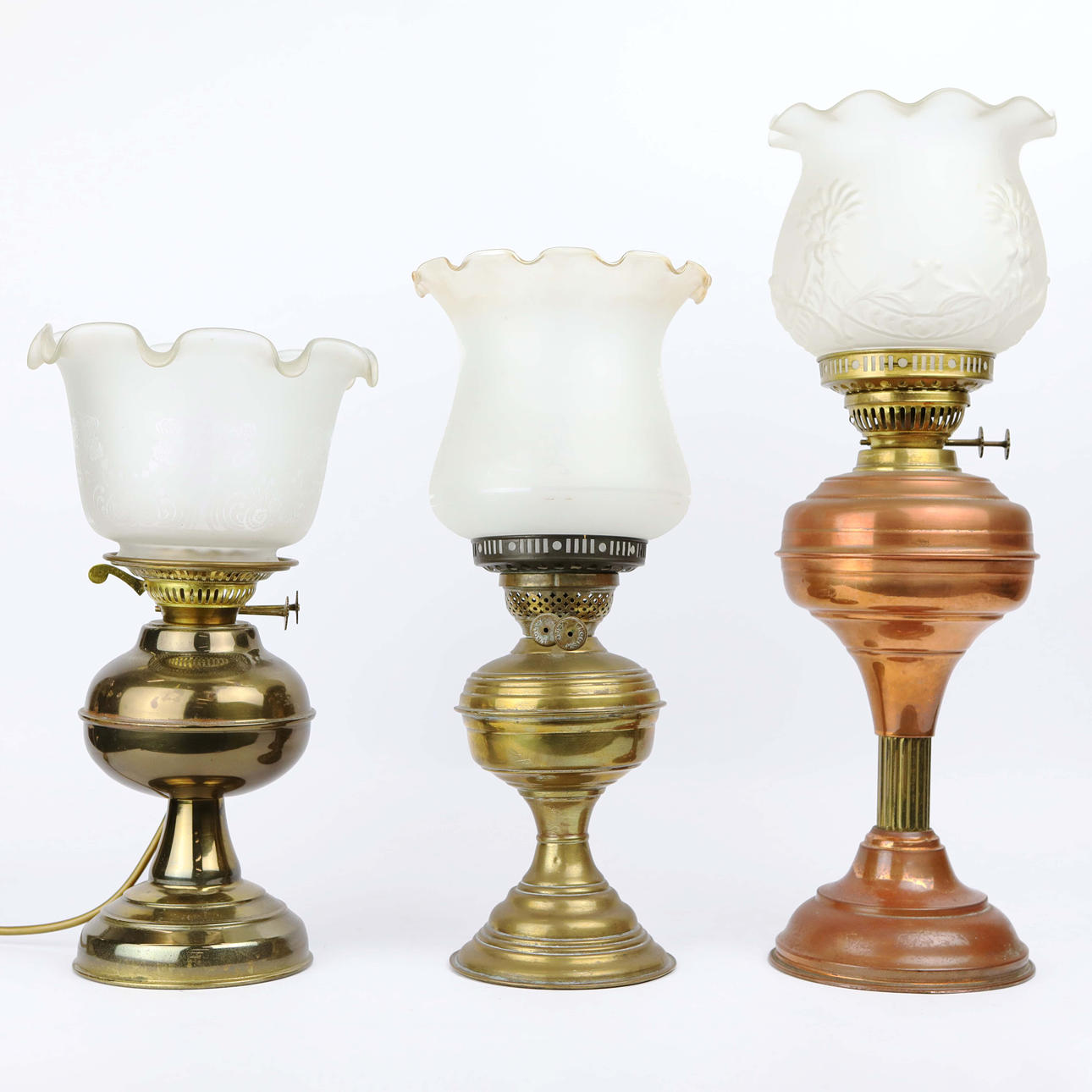 THREE VICTORIAN OIL LAMPS. (3).