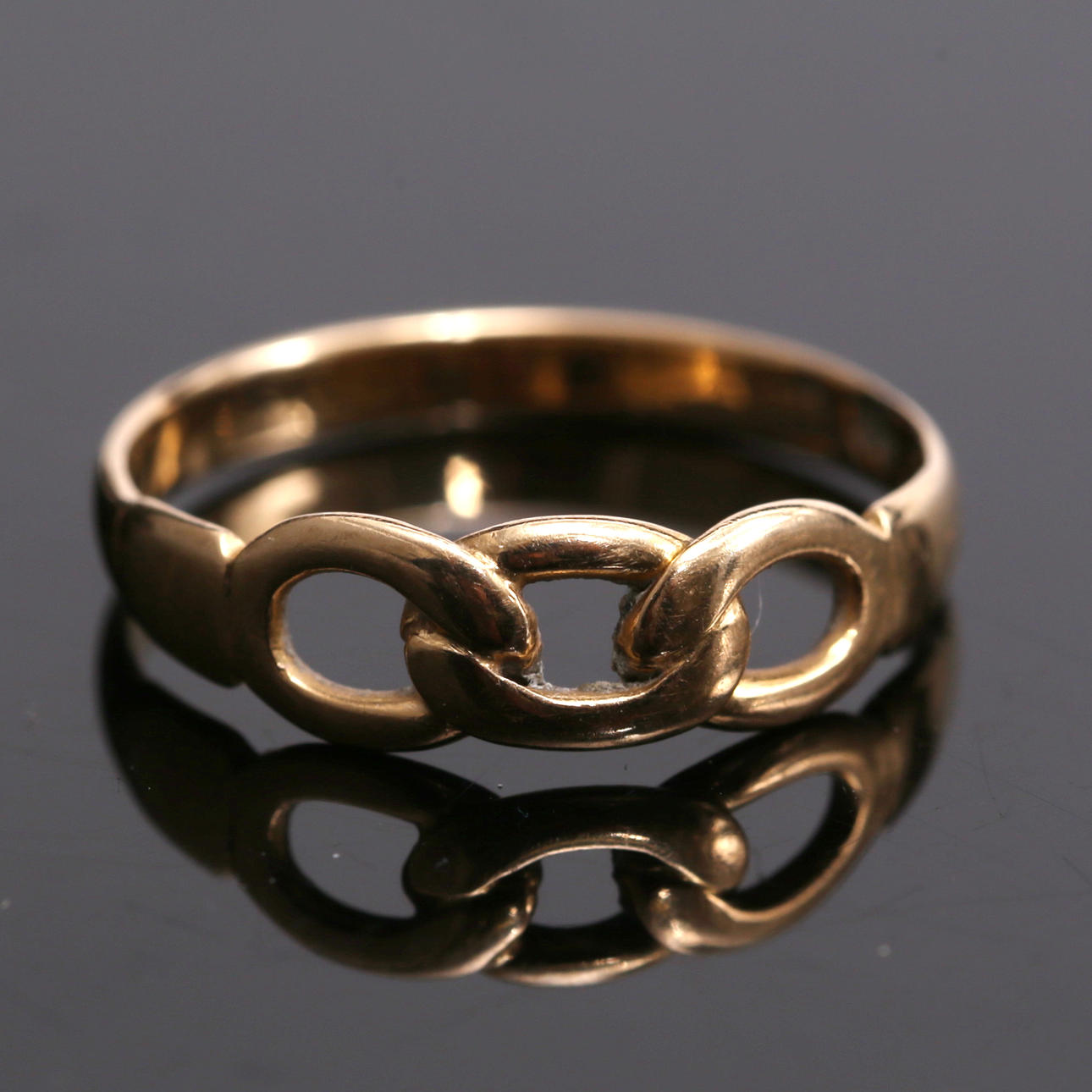 RING, bismark, 18k guld, 2,28 gram.