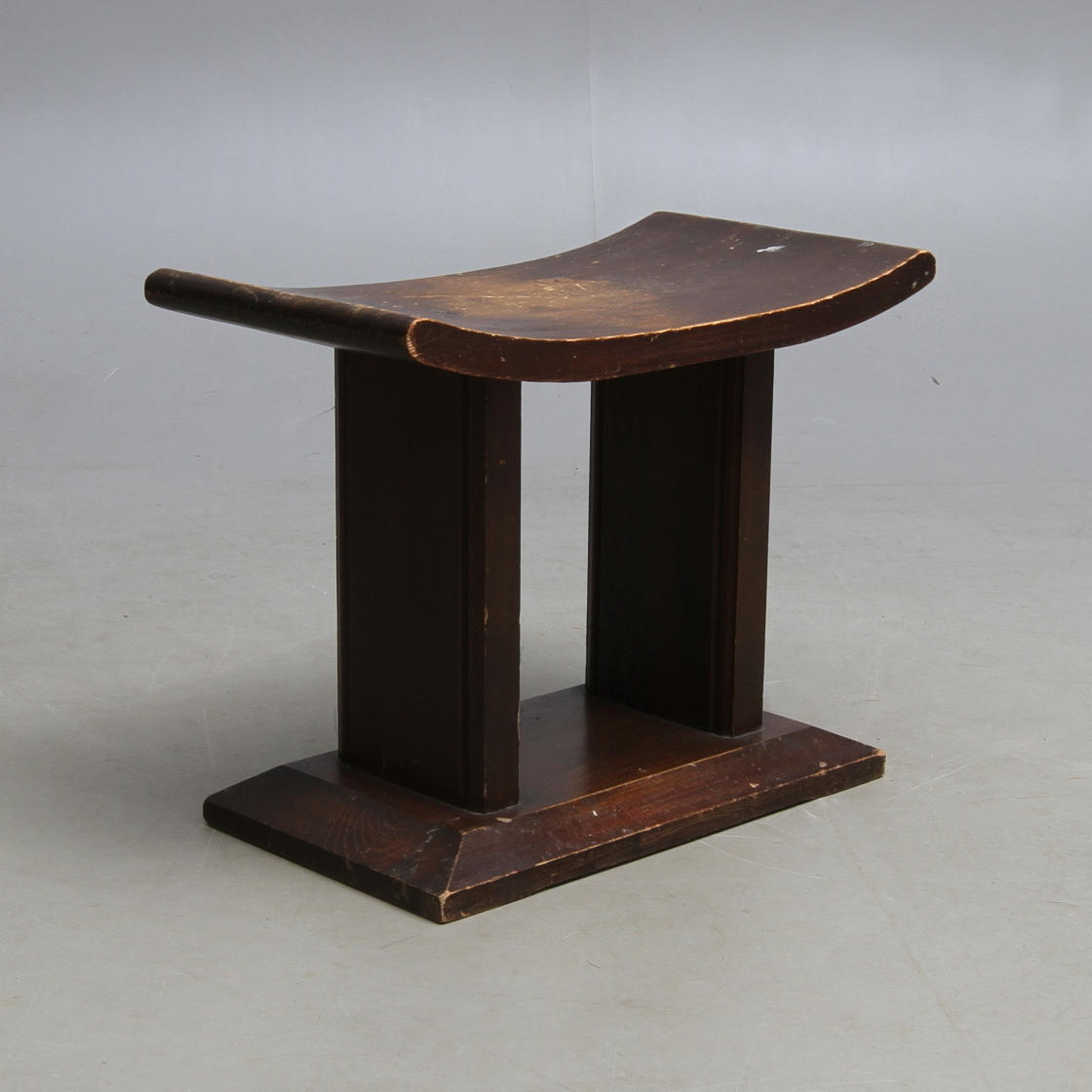 TABURETT, betsad furu, 1920/30-tal.
