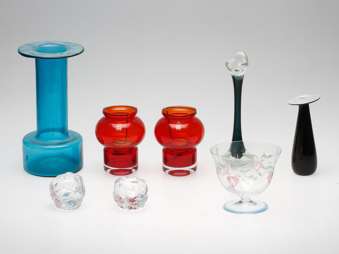 GLASFÖREMÅL, 8 delar, bland annat Riihimäen Lasi, Flygsfors.