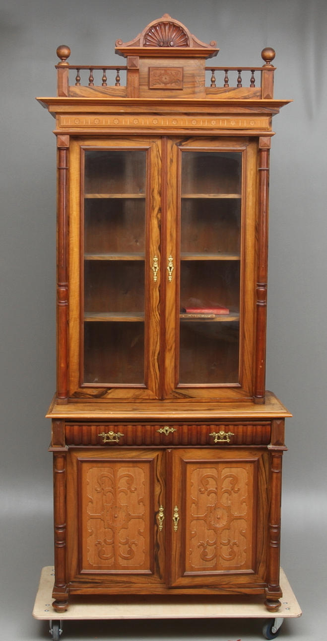 BOKSKÅP, nyrenässans, 1800-tal.