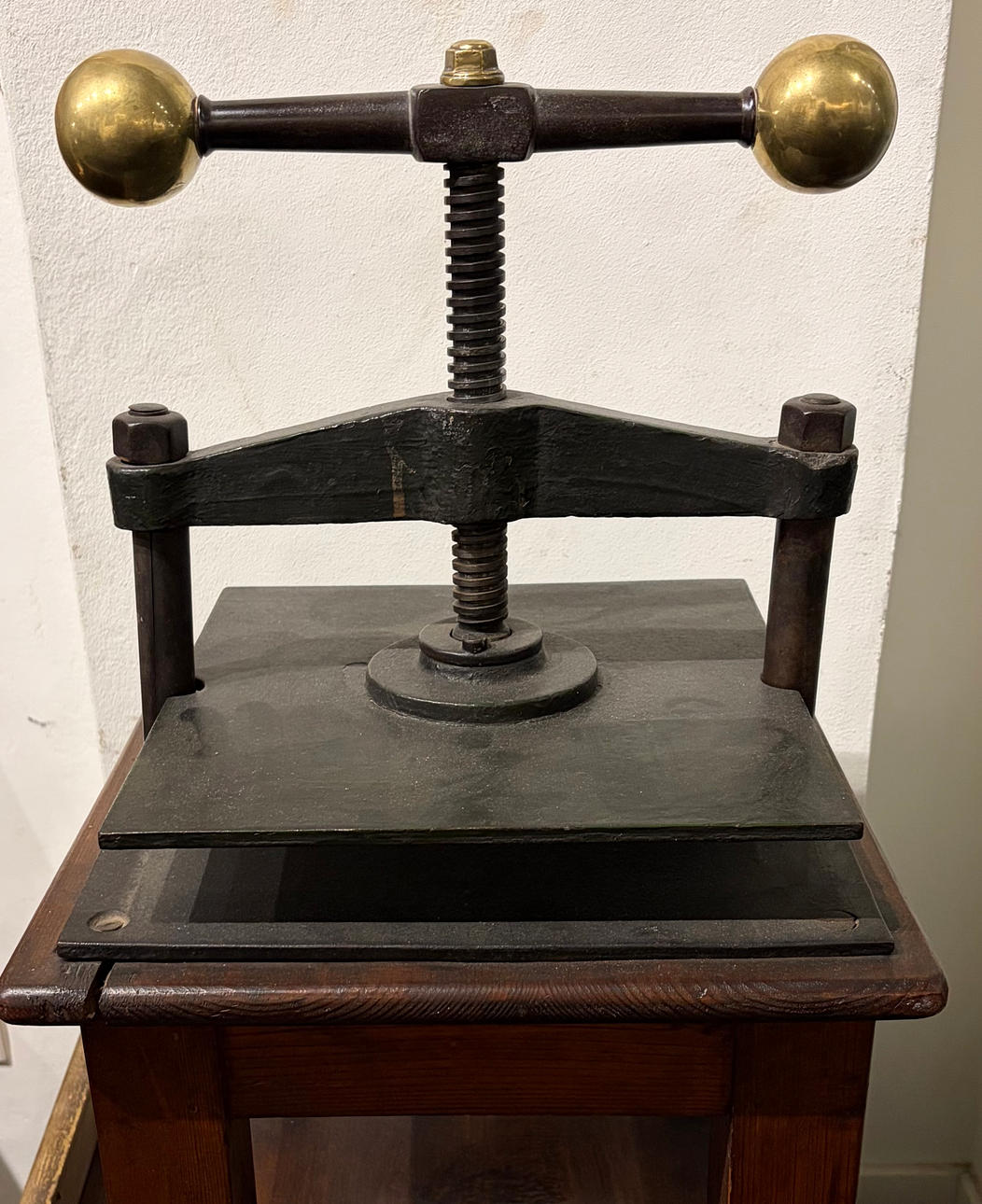 Binding press in iron, early 20th Century.
