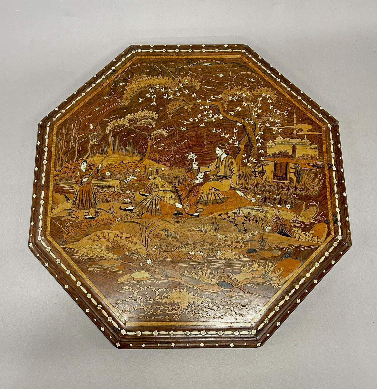 INDIAN BONE INLAID TABLE TOP. Asiatica - Wood - Auctionet