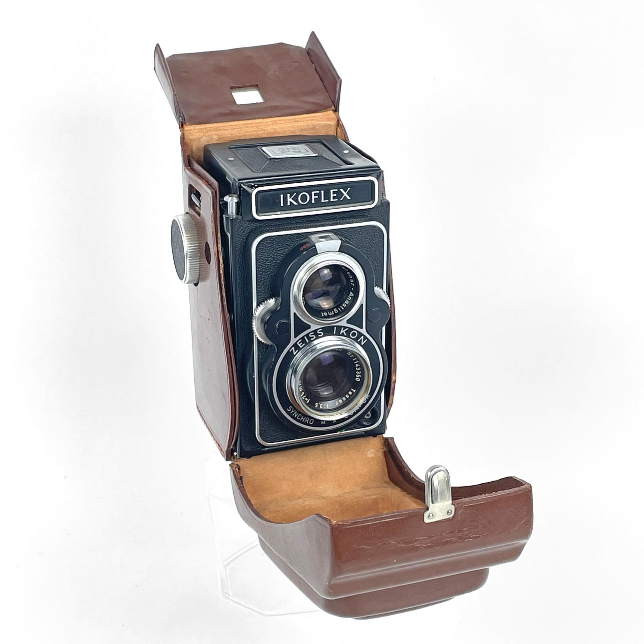 CAMERA. Ikoflex, Zeiss Ikon, with case, Germany, 20th century. Photo ...