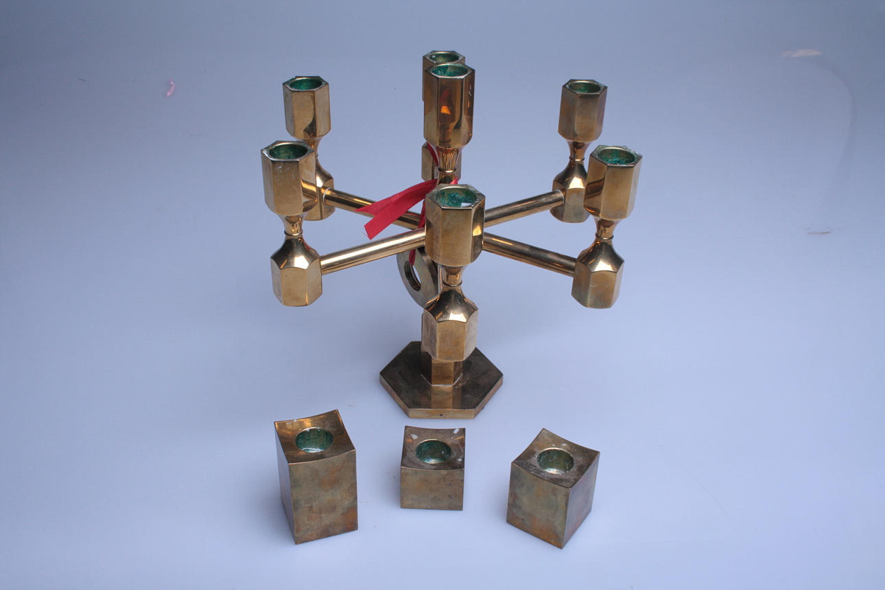 KANDELABER samt 3 st LJUSSTAKAR, Metallslöjden Gusum.