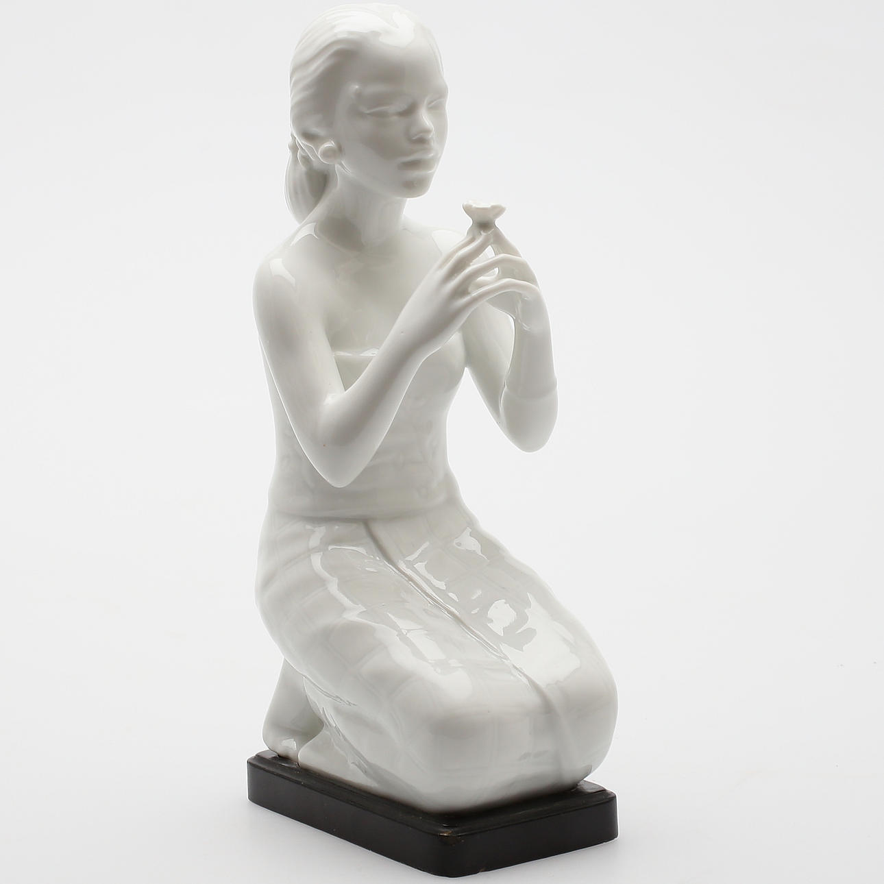 FIGURIN, porslin, "Baliflickan", Harald Salomon, Rörstrand, 1940-tal.