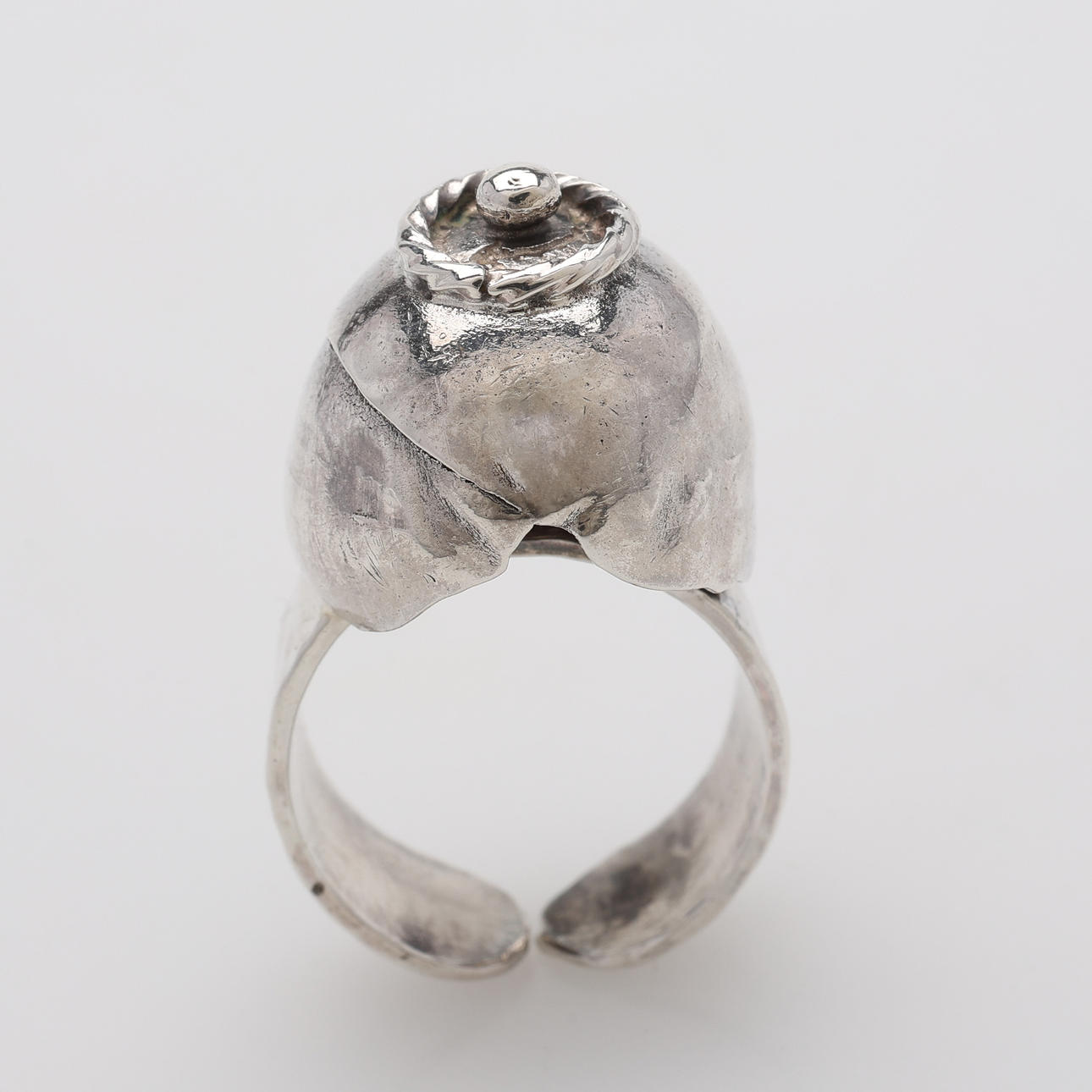 ROSA TAIKON. SILVER RING, STOCKHOLM, 1972.