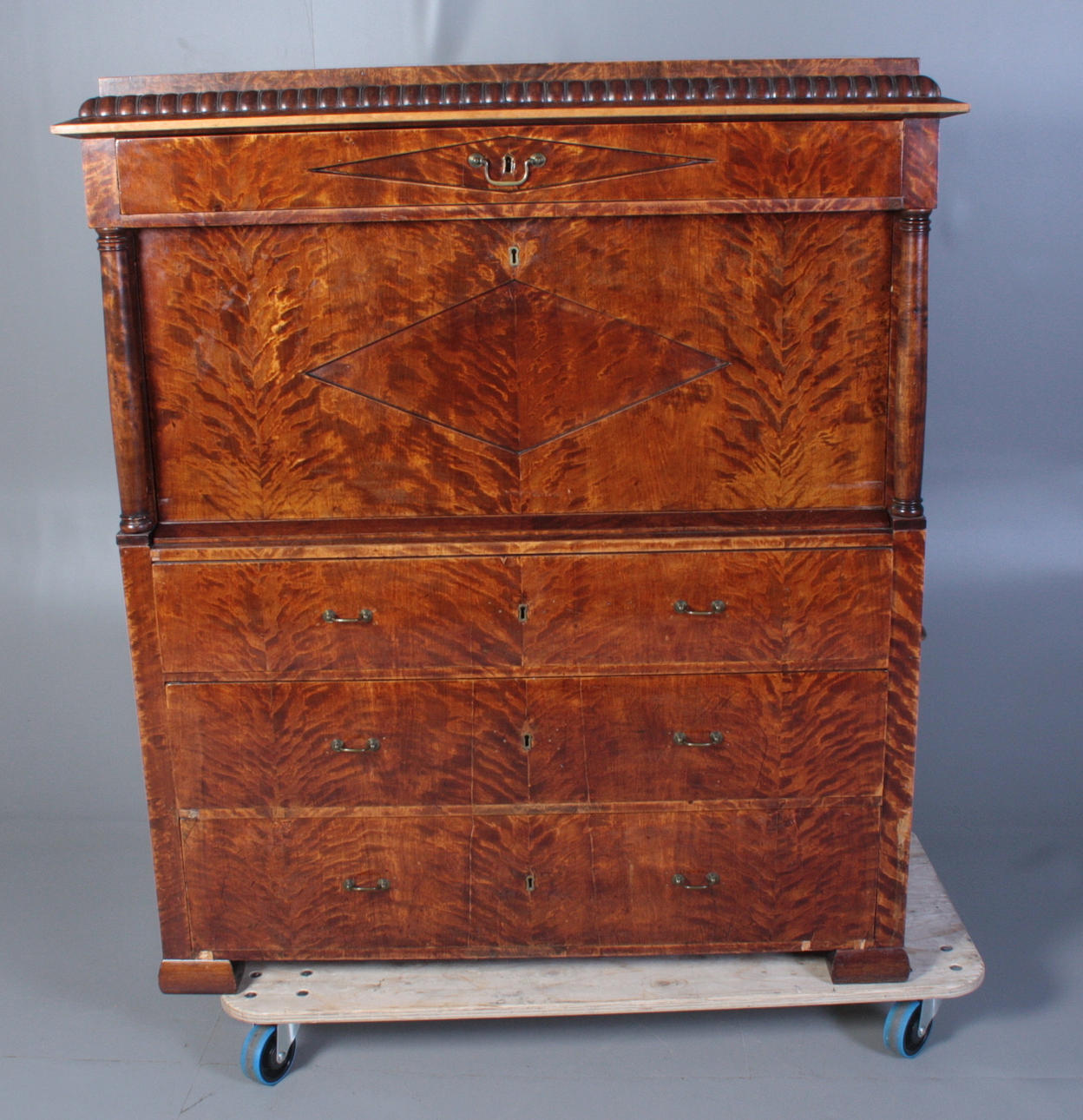 BYRÅ / CHIFFONJÉ, Empir 1800-tal.