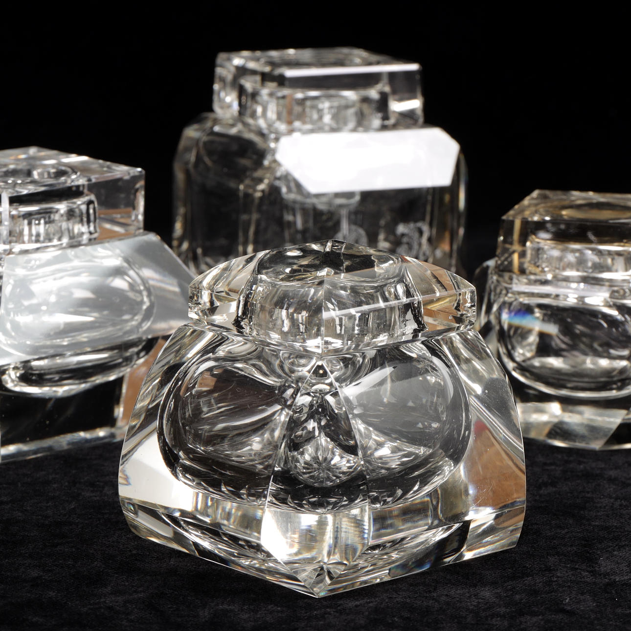 A set of four 1800/20th century glass inkhorns. Glass - Other - Auctionet
