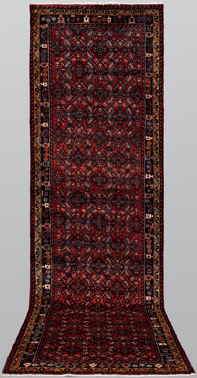 ORIENT CARPET. Hamada gallery model, 401 x 114 cm.