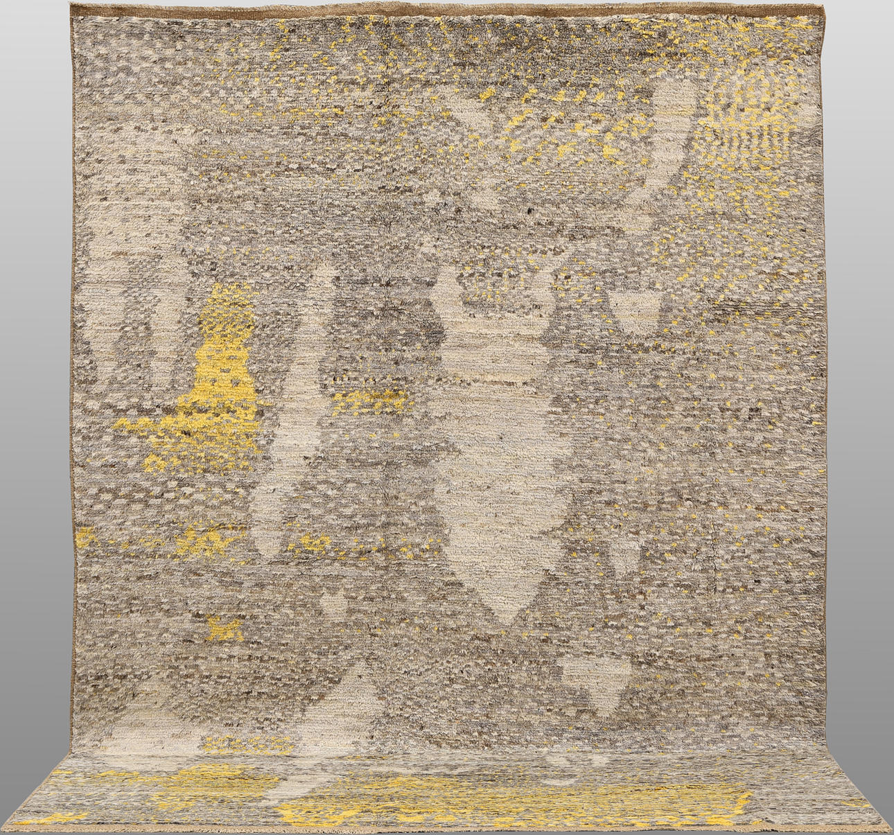 ORIENT CARPET. Morocco design, 291 x 200 cm.