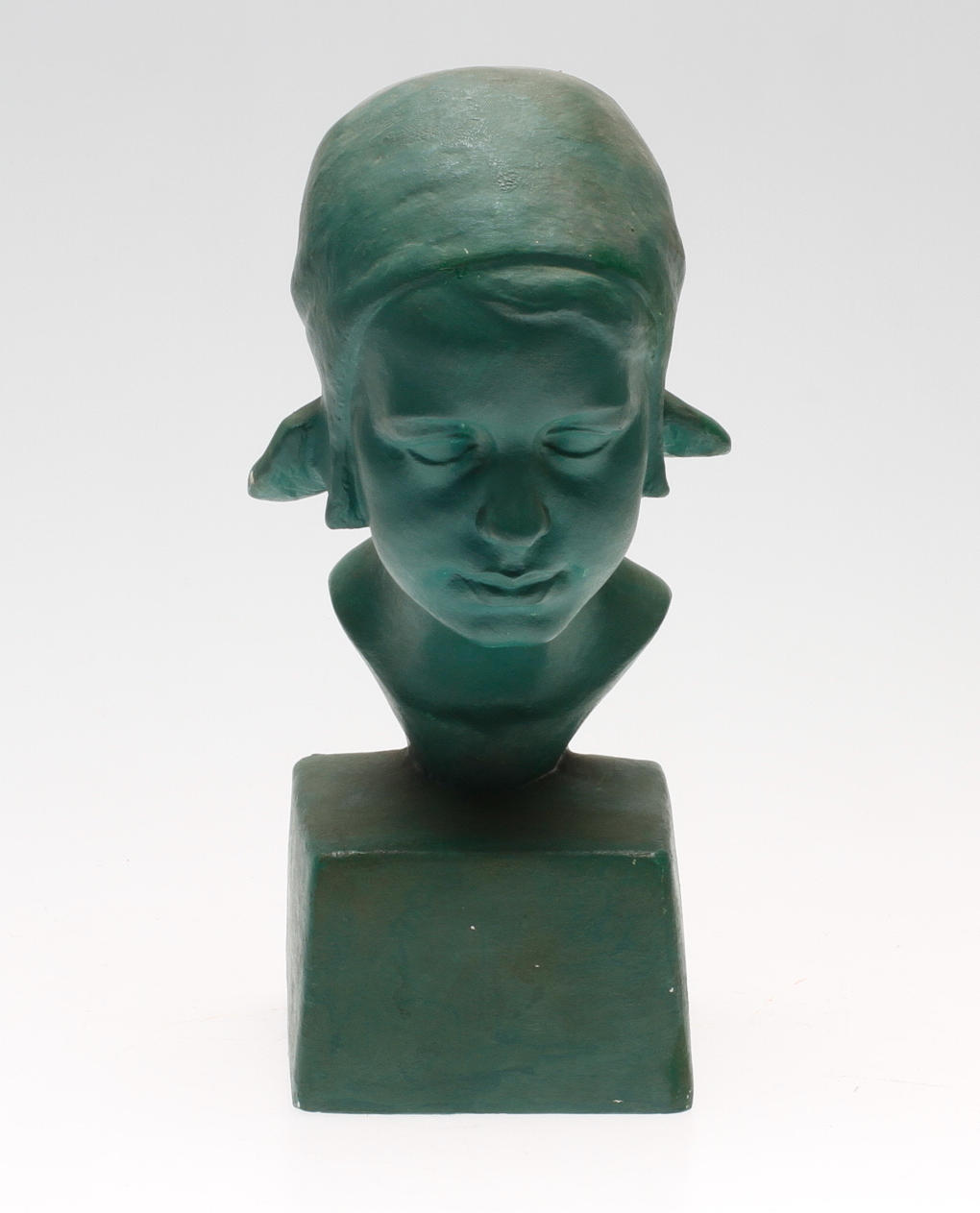 CARIN NILSON(1884-1973). Skulptur, byst, gips, signerad och daterad 1931.