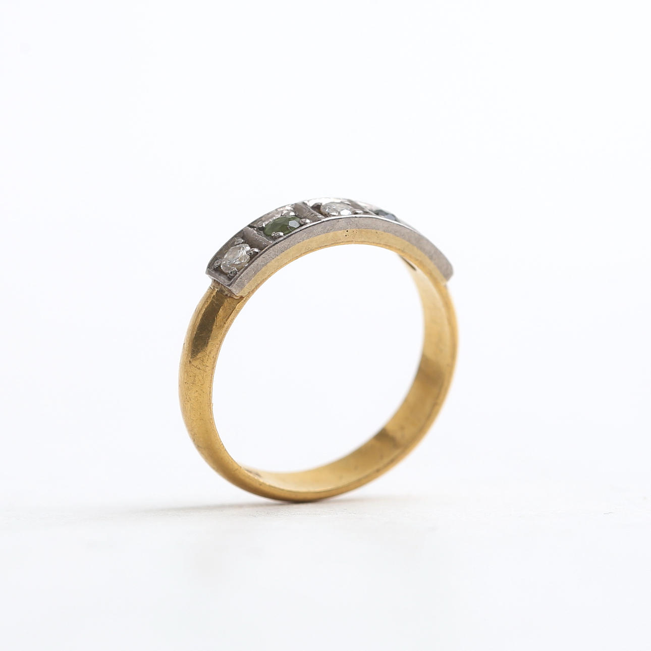 RING, 23 k guld med 5 stenar, 4,01 gram, 1919.