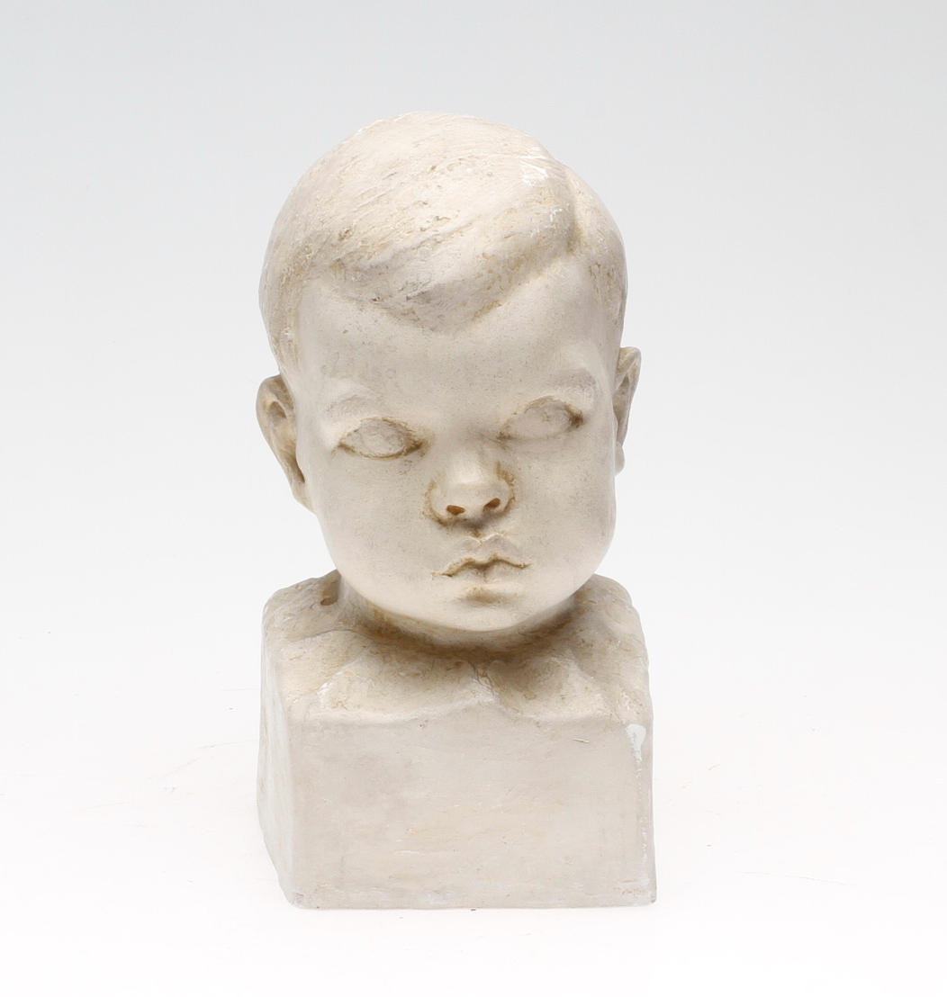 CARIN NILSON(1884-1973). Skulptur, byst, gips, signerad och daterad 1942.