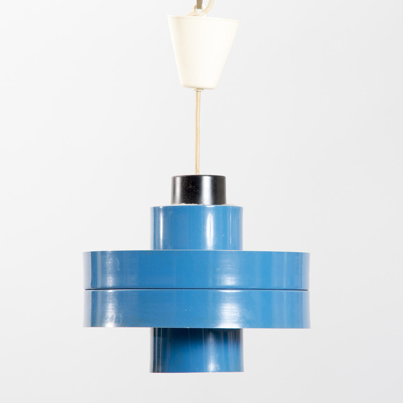 TAKLAMPA, blålackerad plåt, 1970-tal.