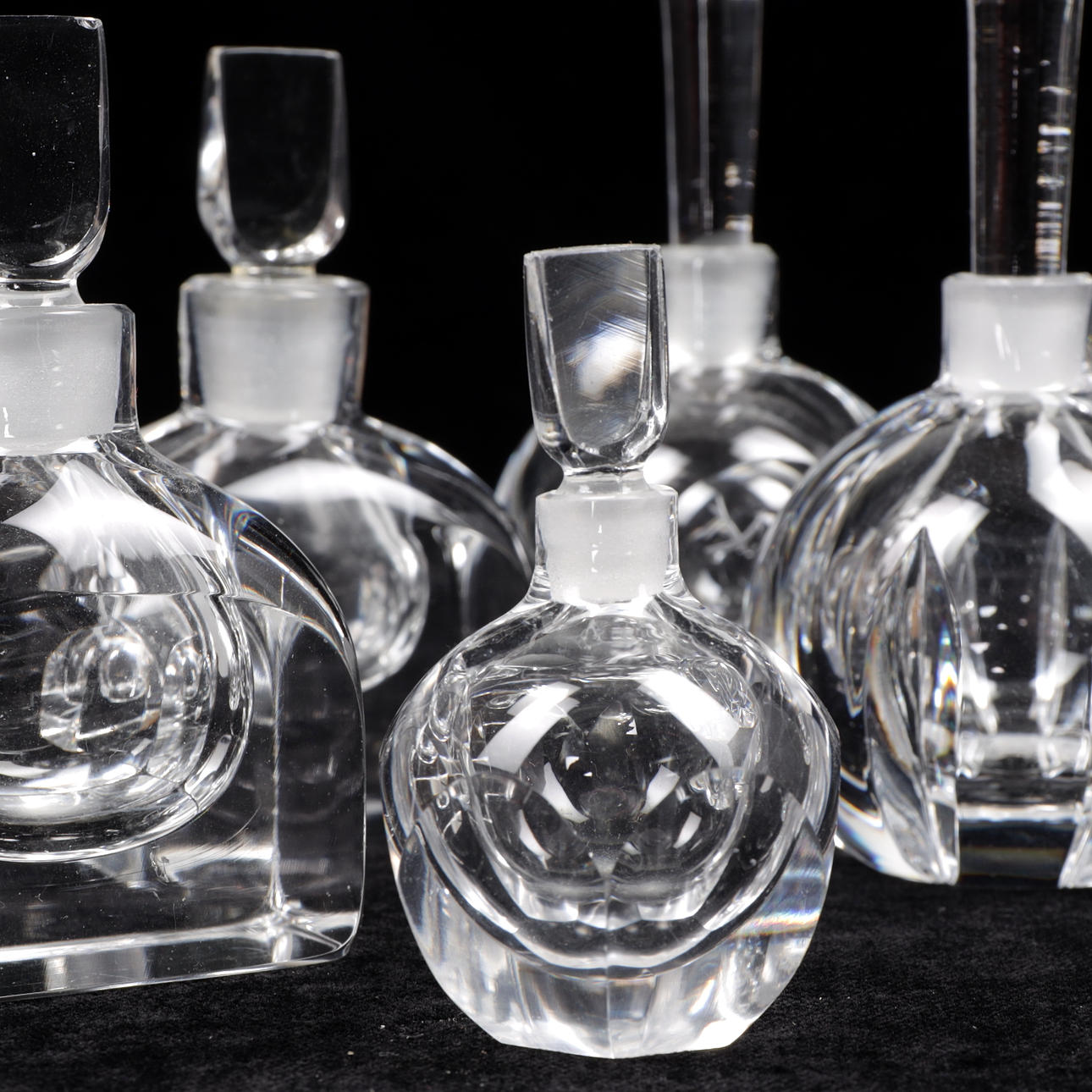 FLAKONGER, 5 st, glas, Orrefors, signerade.