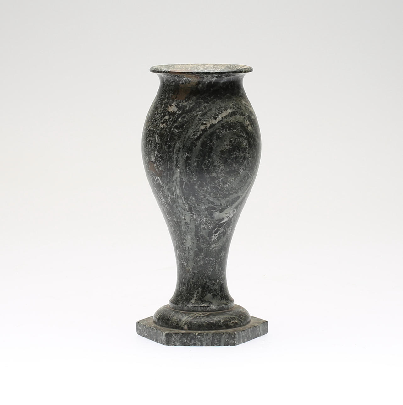 VAS, kolmårdsmarmor, 1900-tal.