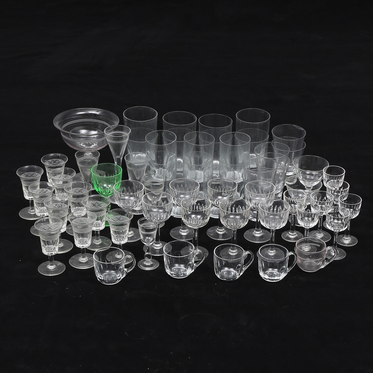 SERVISGLAS, 60 st, slipade och etsade, 5 modeller.