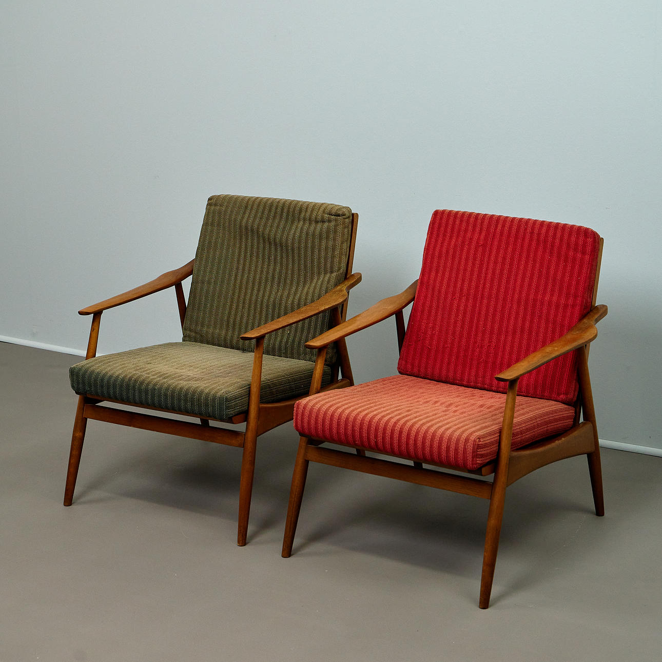 Two lounge chairs/armchairs, beech, 1950s, Germany (2).