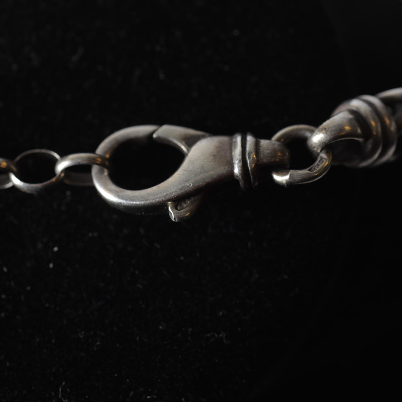 COLLIER, silver, 19/200-tal. Totalvikt ca 75,9 g. Smycken & Ädelstenar ...