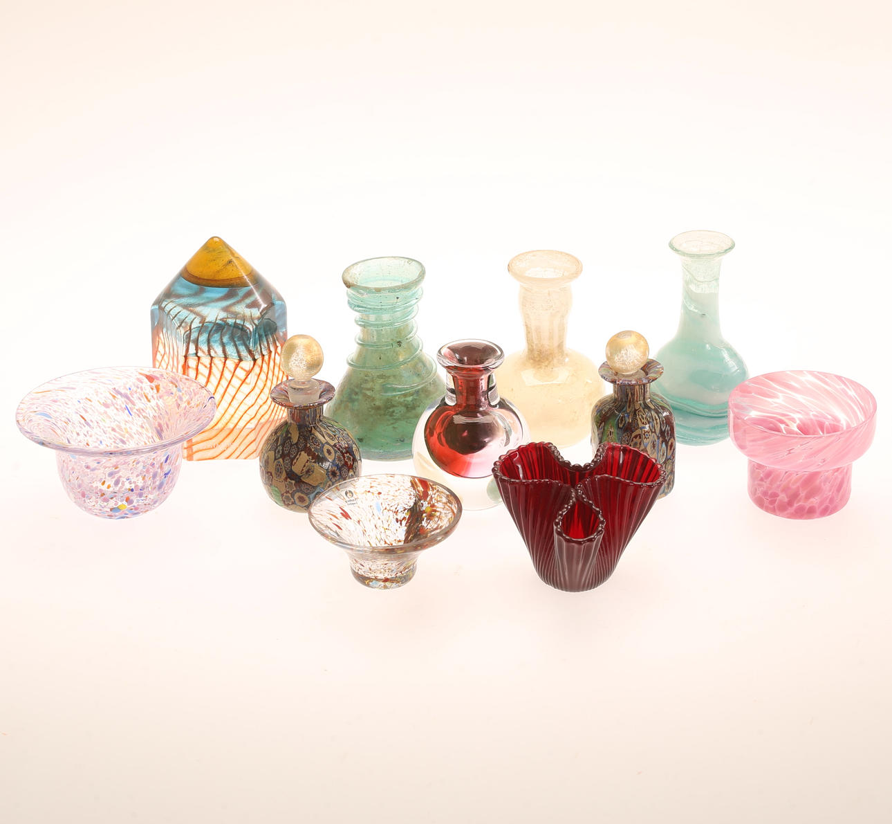 GLASS OBJECTS, 11 pieces, including Murano.