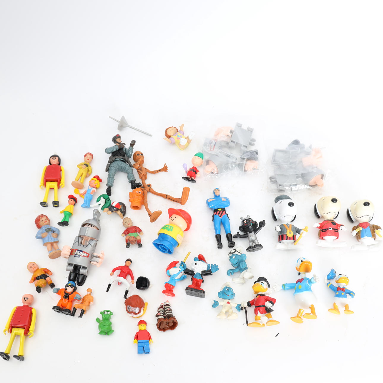 COLLECTIBLE FIGURINES.