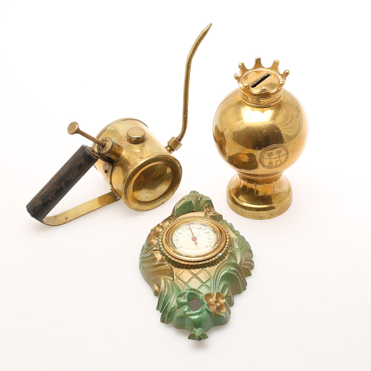 OLJEKANNA, SPARBÖSSA. Mässing. TERMOMETER, metall.