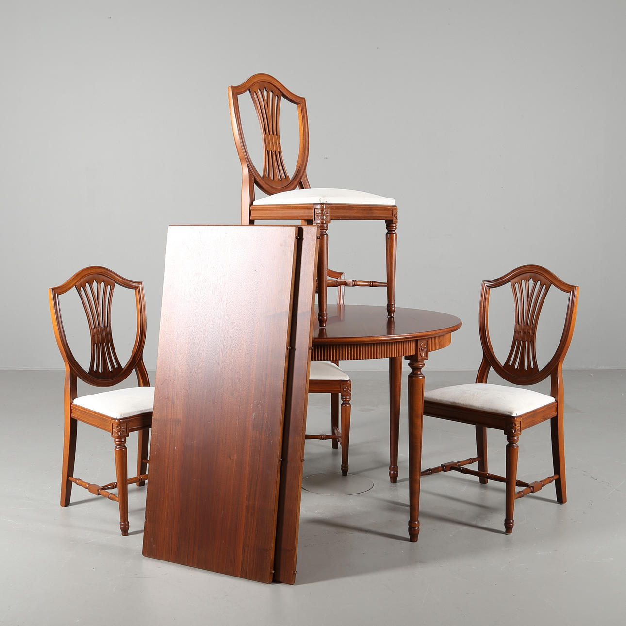 MATSALSMÖBEL, 5 del, gustaviansk stil, 1900-tal.