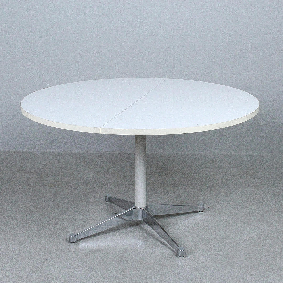 CHARLES & RAY EAMES. Round table/1970s dining table.