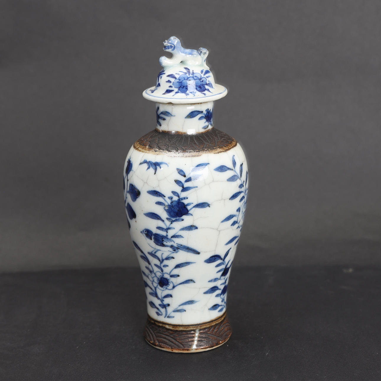 A Chinese lockurn, 18th/20th century.