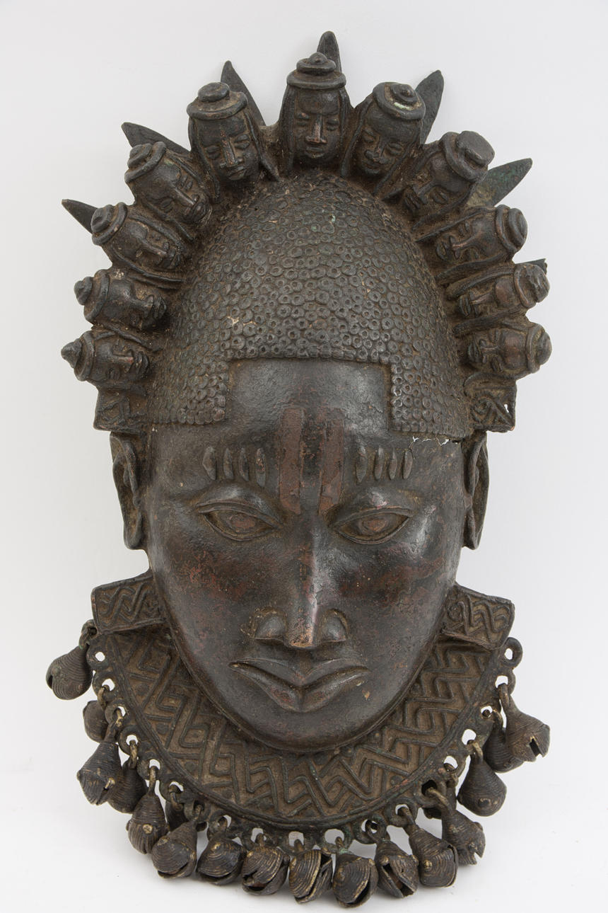 FESTIVAL MASK, brons (?), troligen Västafrika, 1900-tal.