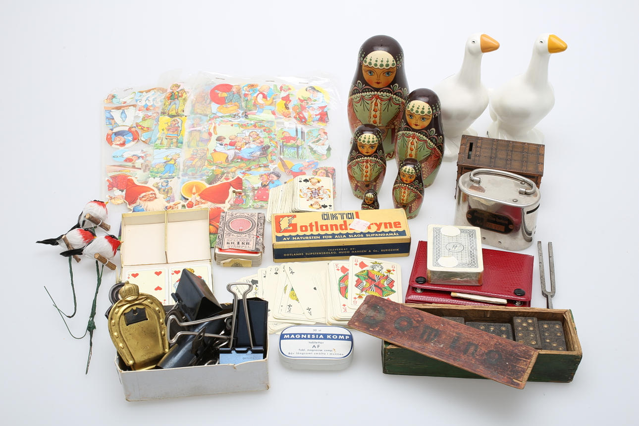 KORTLEKAR, SPARBÖSSOR, BOKMÄRKEN, GOTLANDSBRYNE m m.