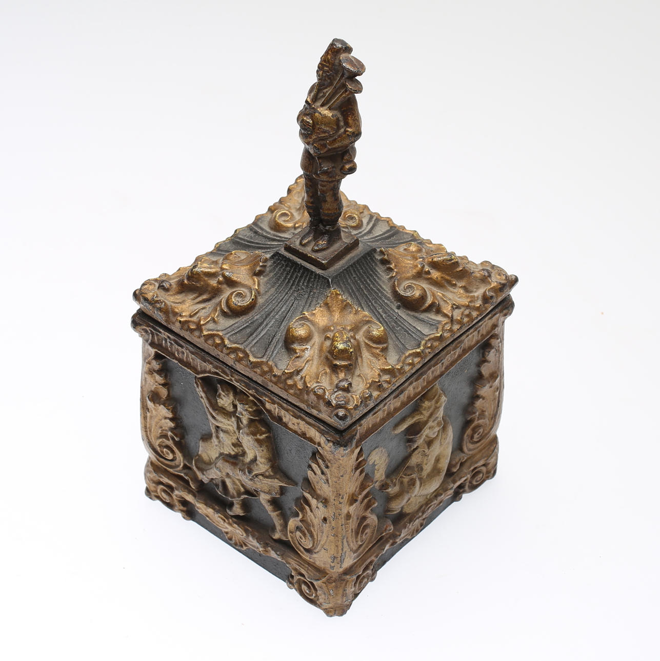 TOBAKSBURK, gjutgods, 1800-talets andra hälft.