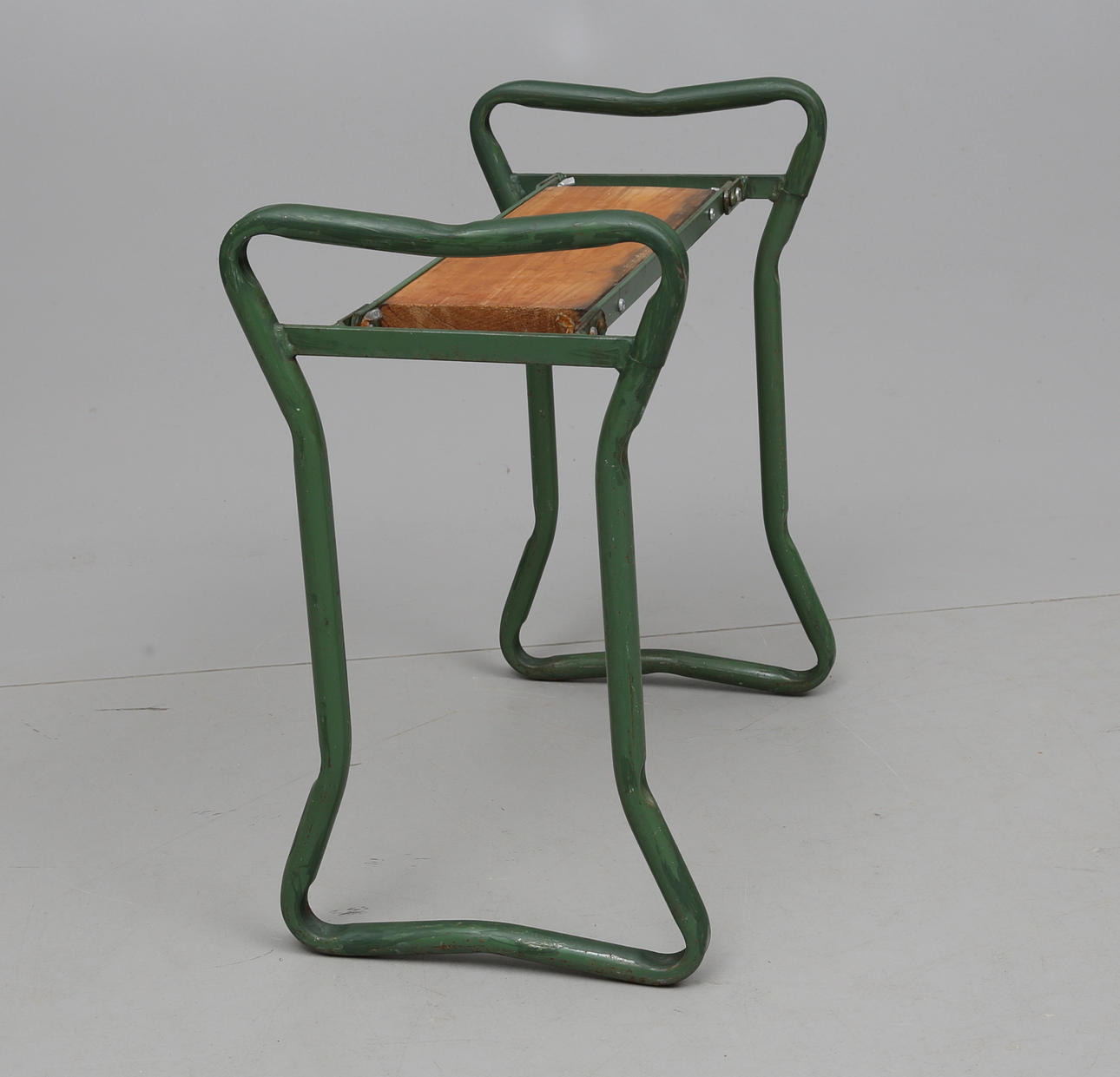 INDUSTRIPALL, trä och metall, 1900-talets mitt.